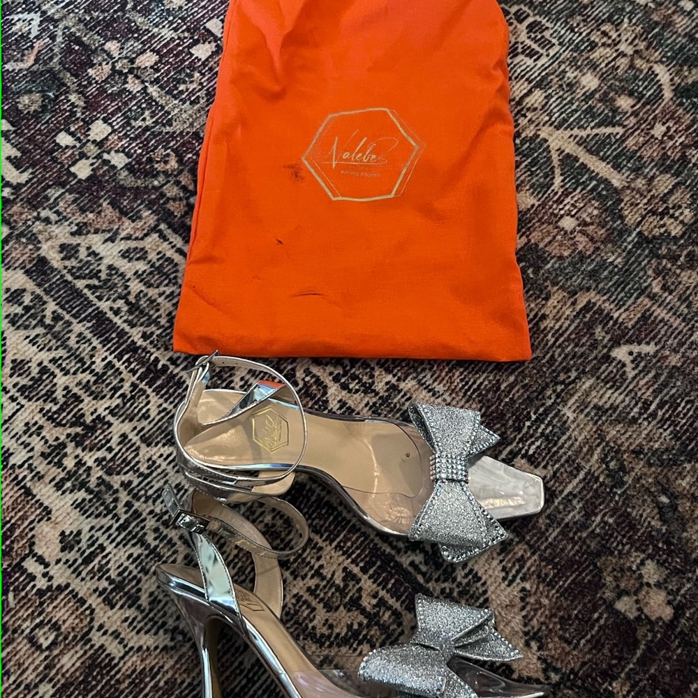 Nalebe by Amina Means !! Silver Bow Women Sandals